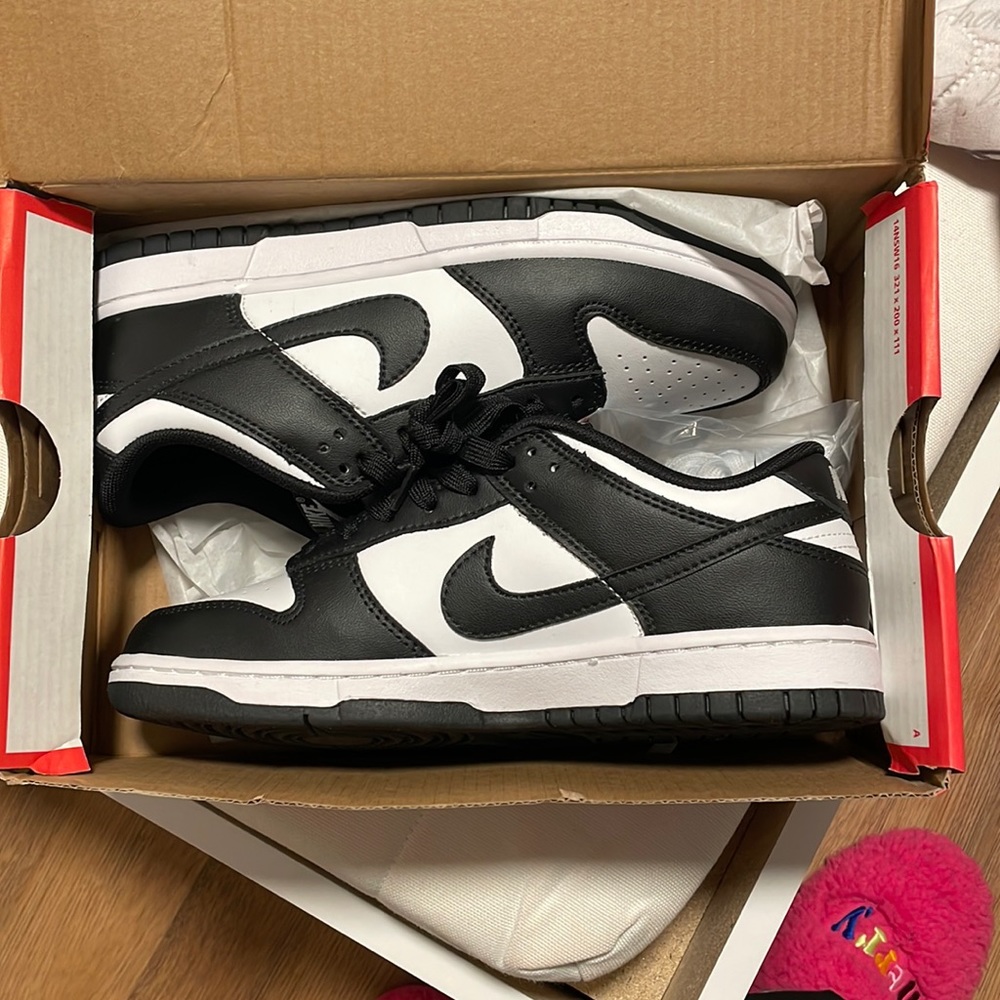 black and white nike dunks